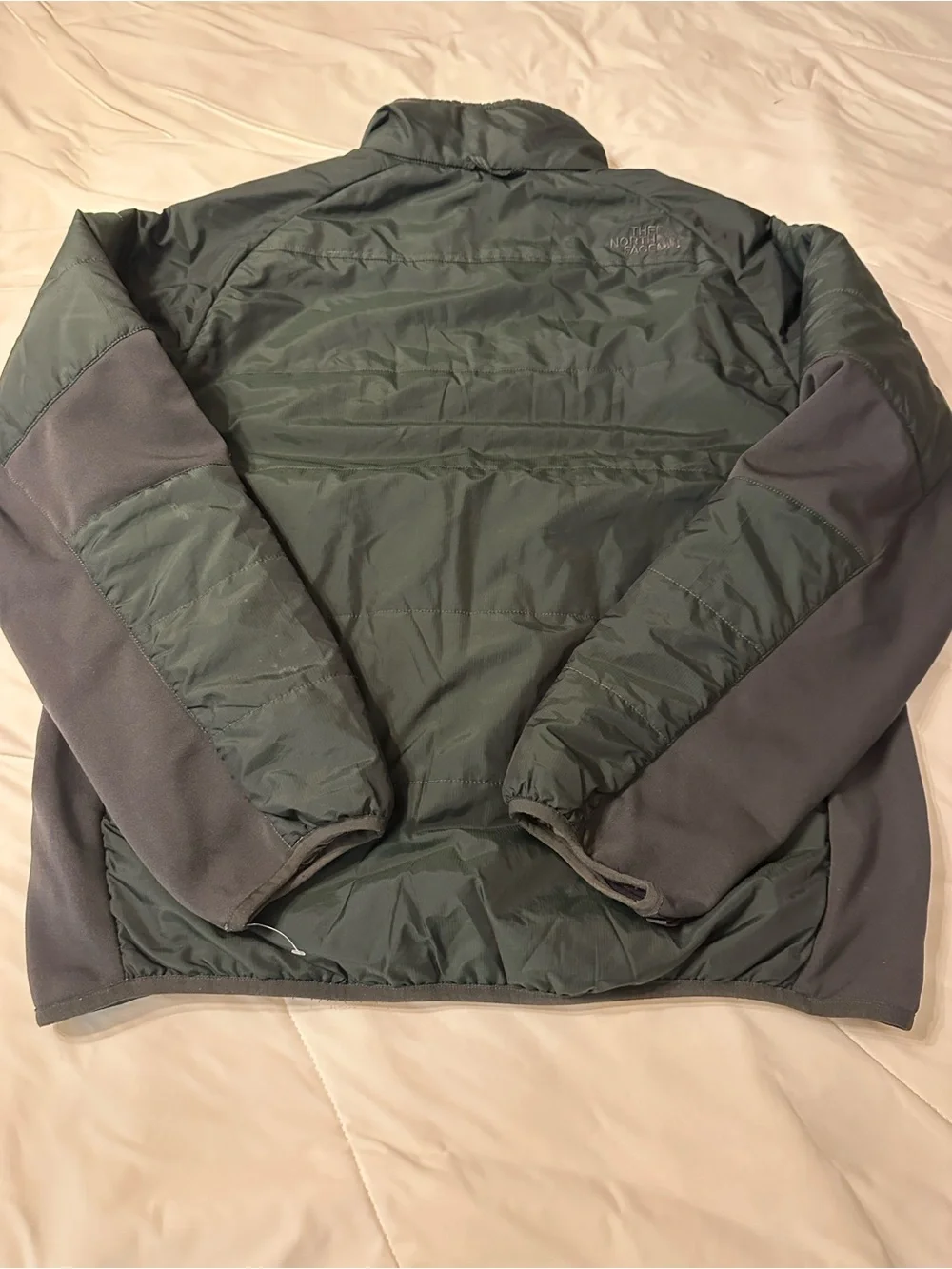 The North Face Men's Jacket in Forest Green & Grey with Logo - Size M
